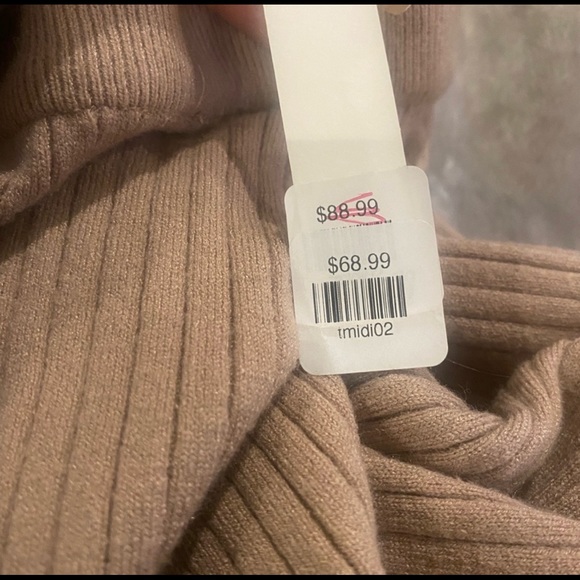 Evanne Ribbed Knit Midi Skirt soft and stretchy ribbed knit. - Picture 3 of 4